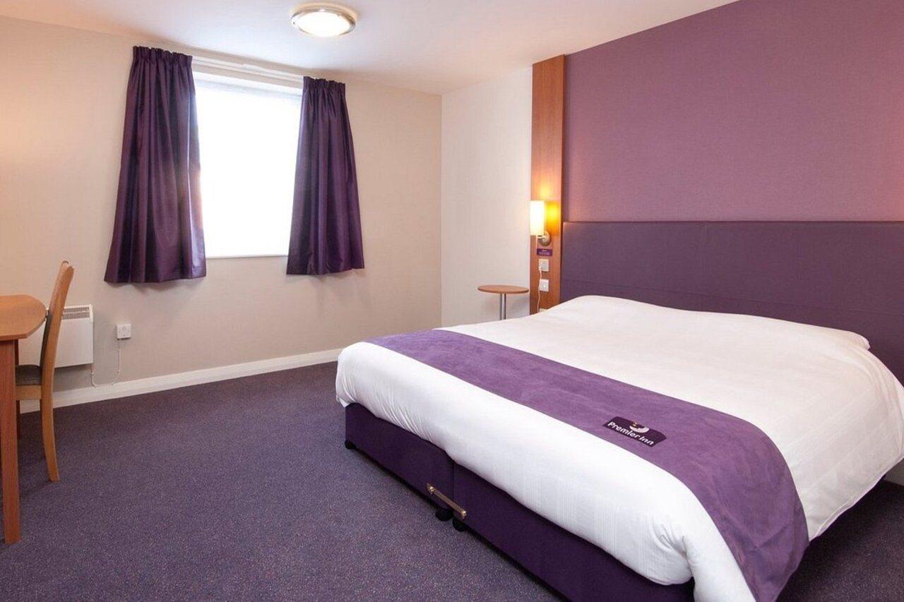 Premier Inn Лимингтон Экстерьер фото