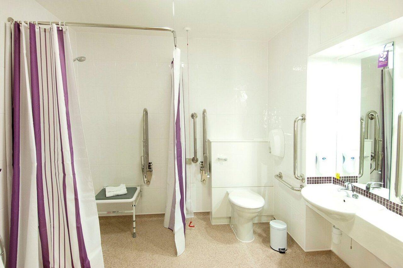 Premier Inn Лимингтон Экстерьер фото